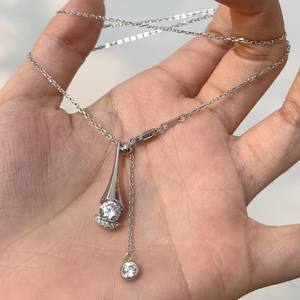 สร้อยคอเงินแท้ S925 สไตล์ฝรั่งเศสย้อนยุคสำหรับผู้หญิง รูปทรงหยดน้ำ ประดับด้วยเพทายสีฟ้าทะเล ดีไซน์หรูหราเบาๆ สไตล์หยดน้ำ - Product Image 4