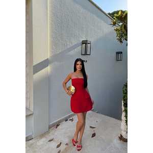 Robe mini rouge sans bretelles Belinda, taille élastique, motif floral élégant, style gothique, idéale pour les soirées en club, printemps-automne - Product Image 5