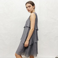 Robe midi grise sans manches à volants pour femme, col rond ample, fluide et décontractée pour l'été