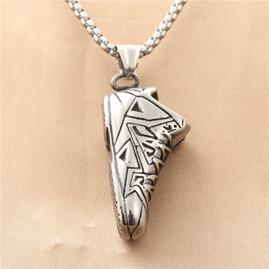 Collier pendentif yunnique en forme de sneaker, en acier inoxydable, pour homme, design géométrique rétro décontracté 190183 - Product Image 1