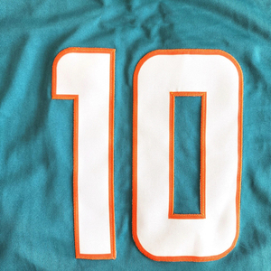 Nouveau <span class=keywords><strong>maillot</strong></span> des rivalités de Miami 2026 # 10 Tyreek Hill Tua Tagovailoa Jaylen Waddle Dan Marino Achane <span class=keywords><strong>Maillot</strong></span> de football américain brodé - Product Image 4