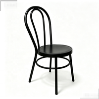 Chaise d'événement à cadre métallique noir mat, style Thonet incurvé, dossier en anneau, base en anneau, mobilier de fête