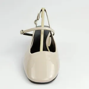 Mulas de lujo para damas en verano Moda correa de cuero mujeres tobillo pisos con hebillas adorno puntiagudos slingback pisos