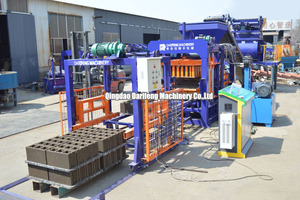 Machine à blocs vibratoires QT6-15, ligne de production de briques creuses en béton, moteur PLC, pompe à béton, pièces de rechange incluses - Product Image 2