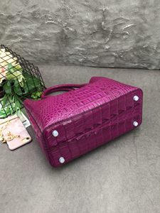 Sac fourre-tout en cuir de crocodile véritable en gros – Sac à main de luxe en cuir de crocodile de créateur |   Sac fourre-tout haut de gamme pour femmes OEM - Product Image 2