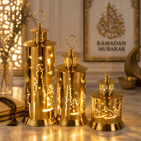 Lanterne LED islamique en acier inoxydable doré pour l'Aïd, porte-bougie en métal pour la décoration de table du Ramadan et de l'Aïd Moubarak