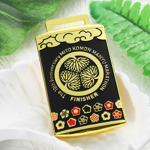 Medaglie Personalizzate in Metallo per Anniversario, con Fiore Smaltato Giapponese Omamori, Placcate in Oro, per Eventi Sportivi, con Nastro - Product Image 1