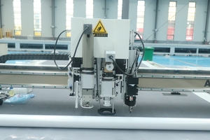 Cortadora Textil Digital, Máquina de Corte de Tela Multicapa con Cuchilla Oscilante CNC Automática - Product Image 6