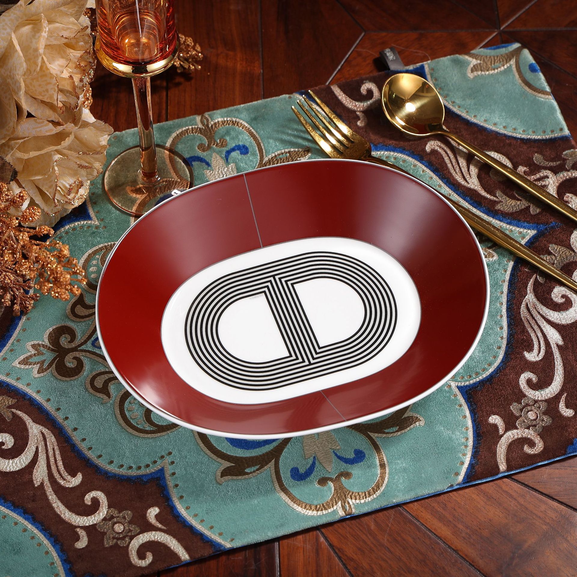 Assiette creuse rouge-grande assiette
