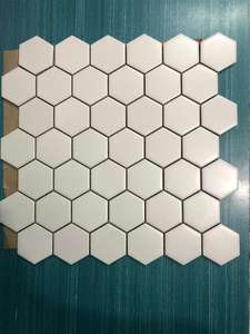 Carrelage de sol en porcelaine hexagonal classique blanc et noir 48x55,4 mm antidérapant pour usage hôtelier - Product Image 3