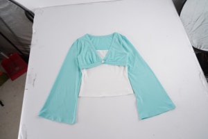 เสื้อครอปแต่งระบายแขนยาวคอวีสีล้วนเสื้อเอวลอยแขนบานเสื้อเทียมเสื้อทรงสลิมฟิตสำหรับเด็กผู้หญิงเซ็กซี่บริสุทธิ์ - Product Image 6