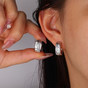 Manufacturer Supplier Fashion Jewelry Gold Plated Copper Micro Pave 1.5MM Zircon Trendy <b>Huggie</b> Hoop Earrings for Women - Product Image 5