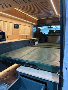 Asiento Cama Plegable de Cuero Estilo Ejecutivo AutoLiuma L107 Personalizado para Autocaravana, Universal - Product Image 2