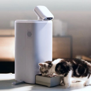 Dispensador Inteligente de Comida para Mascotas con Cámara HD 1080P, Alimentador Automático, Capacidad de 2.5L, Ecológico, Funciona con Batería, Visión Nocturna, Vista de 360°, 4X - Product Image 4