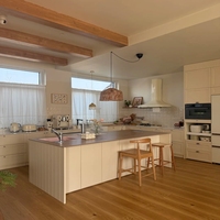 Meubles de cuisine en L pour petits appartements, vente en gros OEM ODM, unité d'angle mince, panneau FSC E0, aménagement modulaire gain de place
