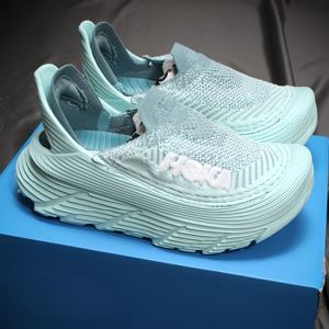 Zapatillas Deportivas HOKAS de Alta Calidad Unisex con Suela Gruesa y Ligera, Zapatillas Casuales con Amortiguación y Suela Suave para Baloncesto - Product Image 3