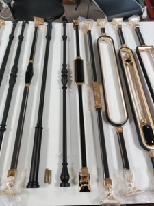 Pengiriman cepat Modern dekorasi mewah desain Aluminium Aloi pagar tangga dekoratif fitting tangga tahan lama <span class=keywords><strong>Post</strong></span> - Product Image 4