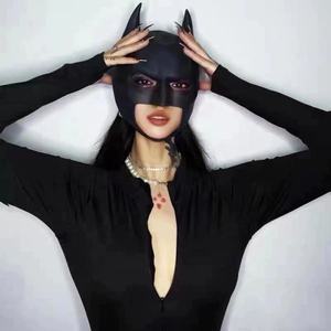 <span class=keywords><strong>Maschera</strong></span> <span class=keywords><strong>per</strong></span> <span class=keywords><strong>adulti</strong></span> casco da Cowboy supereroe gioco di ruolo oggetti di scena scuro cavaliere pipistrello copricapo Halloween Dress up Game - Product Image 4
