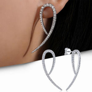 Boucles d'oreilles de luxe en argent et diamants, plaqué rhodium blanc champagne, bijoux de fête pour femmes, diamant naturel couleur H, forme cœur - Product Image 1