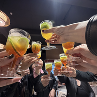 Gobelet à vin en plastique jetable de 180 ml - Écologique, résistant à la chaleur, sans BPA