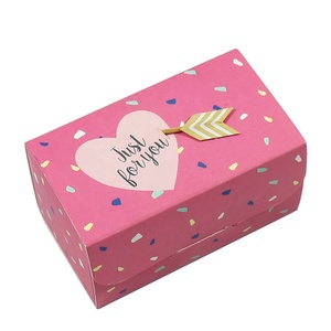 <span class=keywords><strong>Boîte</strong></span> <span class=keywords><strong>à</strong></span> gâteau en papier rose, <span class=keywords><strong>boîte</strong></span> carrée d'anniversaire, transport de fournitures de décoration portables, outils <span class=keywords><strong>boîte</strong></span> <span class=keywords><strong>à</strong></span> gâteau en papier avec journal imprimé personnalisé, vente en gros - Product Image 2