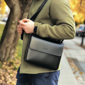 Мужская сумка из натуральной кожи - Product Image 3