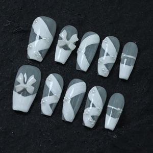 Prix d'usine Faux ongles à presser en acrylique de luxe faits main, style Y2K, avec strass, forme cercueil, couverture complète 3D, French manucure, réutilisables - Product Image 2