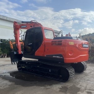 Excavadora de cadenas Doosan DX140LC-9C de 15 toneladas con cazo de excavación, color rojo, hidráulica Kawasaki, hidráulica ENERPAC, usada - Product Image 2