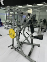 Máquina de remo iso-lateral de fuerza comercial ROSEN Source Factory para entrenamiento de espalda con carga de placas