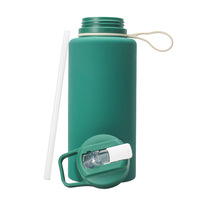 Bouteille d'eau en silicone de qualité alimentaire de grande capacité 2,2 L, design moderne Emerit 2026, anti-fuite, pour la salle de sport, le camping, la randonnée, la course à pied