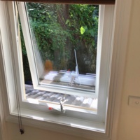 Fenêtre à persiennes insonorisée Leadrew, standard australien, à cadre en aluminium, avec système de levage vertical par chaîne