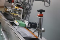 SKILT Máquina de etiquetado de forma horizontal de vial redondo de tubo de cilindro pequeño automático de alta velocidad Máquina de etiquetado de tubos de recolección de sangre