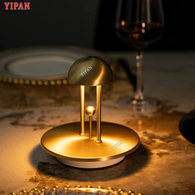 Creative American Steel Acrylic Luxury Table Lamps for Restaurant Living Room Hotel Decorative Led Table Light