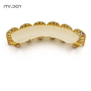 Mr.Den Iced Out Grillz ชุดฟันปลอมรูปหัวใจประดับเพชร สไตล์จัด<span class=keywords><strong>ฟัน</strong></span> แบบถอดได้ เครื่องประดับฟันฮิปฮอป - Product Image 6
