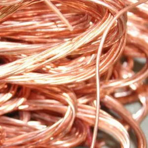 Una gran cantidad de alambre de cobre de chatarra de una fábrica china con una pureza de cobre del 99.99%