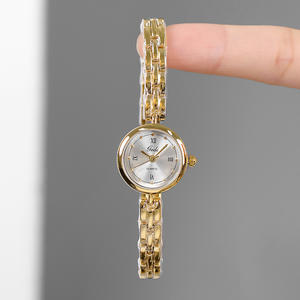 Reloj de Pulsera de Aleación Vintage para Mujer, Reloj de Cuarzo, Especial de Navidad, Reloj de Regalo para Mujer de Alta Estética - Product Image 5