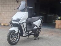 Trottinette de Mobilité Partagée Alia Streetbikes, Moteur 72V, Vitesse >80km/h, Système de Batterie Interchangeable, Châssis Renforcé pour