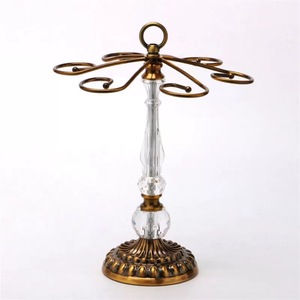 Support à verres à vin en laiton de style européen avec tige en cristal, jusqu'à 4 verres, design minimaliste, décoration intérieure - Product Image 1