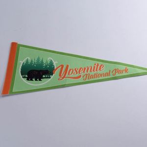 Drapeaux triangulaires en feutre personnalisés - Accessoires non tissés pour le camping et les événements en plein air - Couleurs vives - Product Image 2