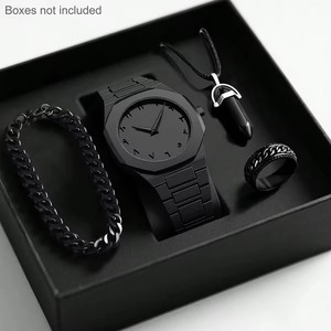Nouvelle Arrivée 1158 Cs008 <span class=keywords><strong>Montre</strong></span> à Quartz Arabe Musulmane pour Hommes, Ensemble d'Accessoires Masculins avec Boîtier en <span class=keywords><strong>Plastique</strong></span>, Bracelets et Bagues Tendance - Product Image 1