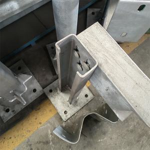 Barriere di Sicurezza Stradale ODM OEM a Due Travi Ondulate in Acciaio Zincato per Autostrade e Strade Rapide - Product Image 5