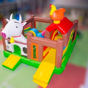 Trang trại bò sữa thân thiện với môi trường bơm hơi nhà tấm bạt lò xo đặt trượt 30 người cho sân sau gia đình ngoài trời trong nhà - Product Image 4