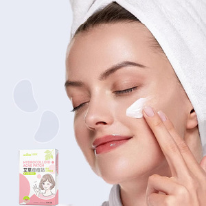 Haishi Hainuo Artemisia Acne Patches contain artemisia essential oil, which <b>physically</b> absorbs acne secretions. (Small - Product Image 3