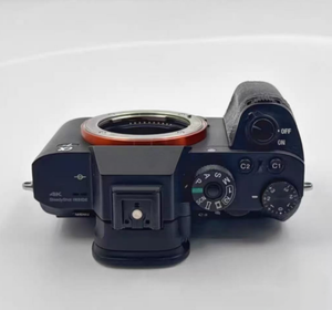 Appareil photo A7S II d'occasion, 95 % neuf, ultra-sensible, ISO 50-409600, image propre et faible bruit, même en conditions de très faible luminosité - Product Image 3
