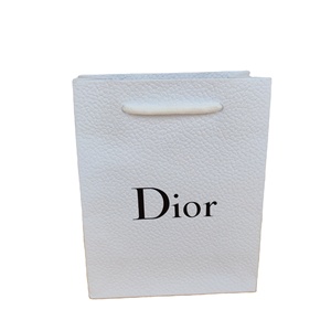 Sac cadeau en carton ivoire de grande marque pour rouge à lèvres et parfum, sac en papier cosmétique de gros avec rouge à lèvres, emballage cosmétique haut de gamme - Product Image 2