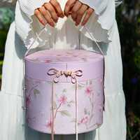 Boîte cadeau de luxe carrée personnalisée en gros pour mariage et anniversaire, en matériaux recyclés, avec gaufrage et fermeture magnétique, grande capacité pour