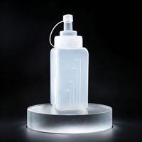 Vierkante plastic knijpfles voor saus, food grade PS, brede opening, condimenten dispenser met schaalverdeling voor koffie, bakken, restaurant, keuken