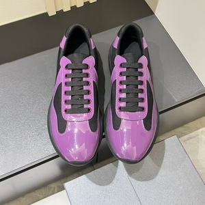 Chaussures plates pour hommes en cuir verni respirant, antidérapantes, à bout rond, style décontracté et sportif, en cuir massif et maille, par des designers. - Product Image 1