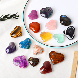 Vente en gros de bijoux naturels de guérison, artisanat en cristal, cœur en quartz rose, pierre précieuse en forme de cœur pour la décoration - Product Image 6