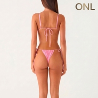 Ensemble de bikini triangle rose à paillettes, haut à nouer sur le devant, bas à nouer sur les côtés, tissu extensible à paillettes, idéal pour la plage, la piscine et les vacances
